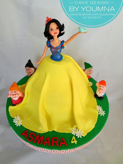 Snow white doll - Cake by Cake design by youmna 