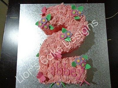 Girly number two - Cake by Lior's Cake Designs