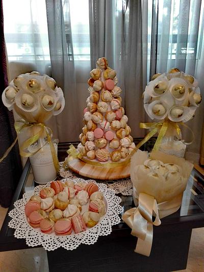 Gold and blush pink candy table - Cake by Passant87