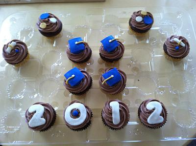 Graduation Cupcakes - Cake by Michelle Allen