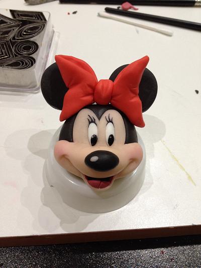 Minnie Topper Cake - Cake by Laura