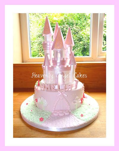 Castle cake - Cake by Heavenly Angel Cakes