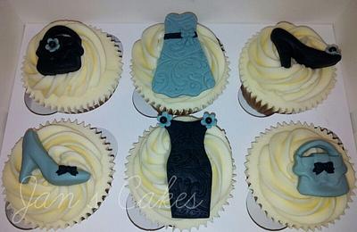 Fashion Cupcakes for a lady - Cake by Jan