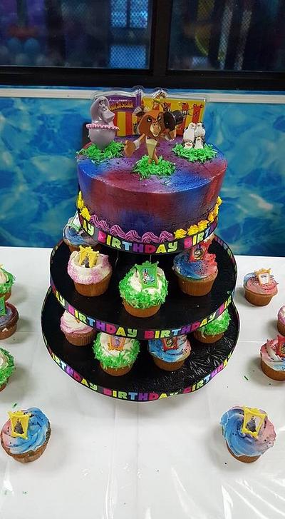  Madagascar cake & cupcakes - Cake by Jacevedo