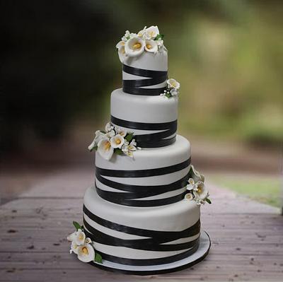Black & White Wedding Cake - Cake by MsTreatz