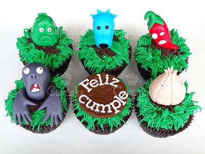 Plants vs Zombies Cupcakes - Cake by CupcakeCity