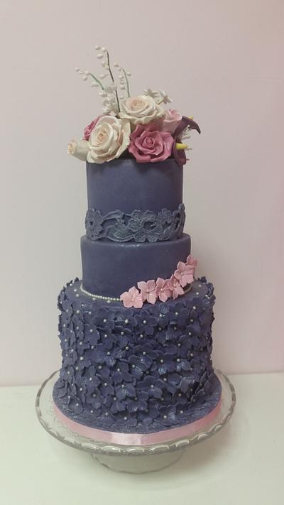 Sugar flowers  - Cake by Birgit