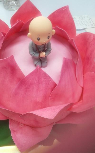 little boy on the lotus - Cake by fantasticake by mihyun