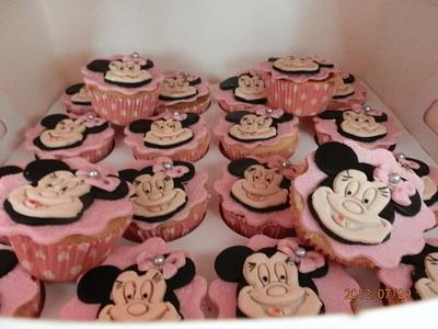 Minnie Mouse - Cake by Blueeyedcakegirl