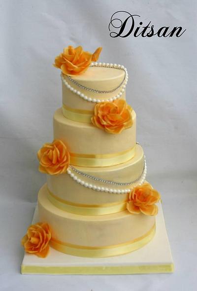 Wedding cake with wafer roses - Cake by Ditsan