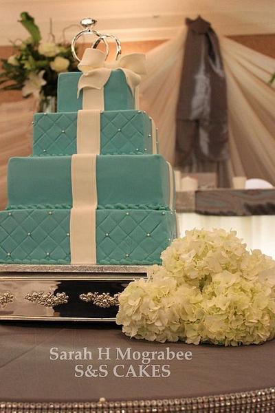 Tiffany blue - Cake by Sarah H Mograbee