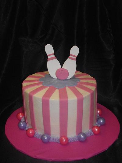 Bowling Birthday Cake! - Cake by Jacque McLean - Major Cakes