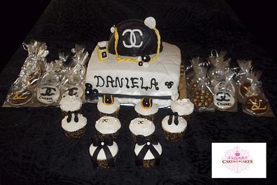 Chanel bag cake, Chanel inspired cupcakes and LV cookies - Cake by SUGARScakecupcakes