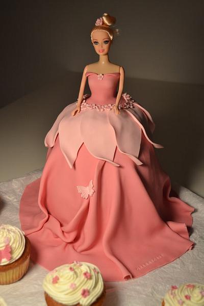 Barbie cake with cup cakes - Cake by GrammyCake