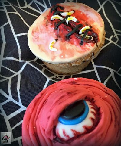 Open wound and eerie eyeball  - Cake by G Sugar Art