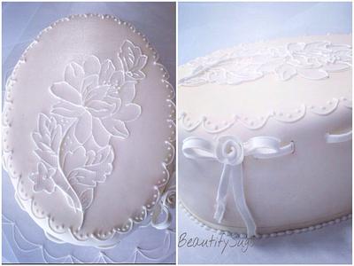 Pretty Ivory  - Cake by Audrey