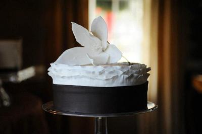Fantasy Flower Cake - Cake by Elisabeth Palatiello
