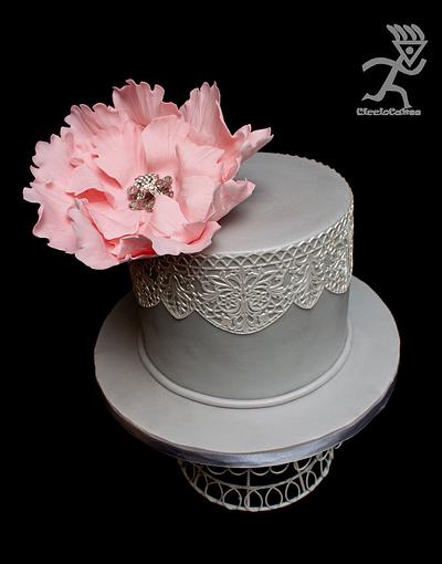 Lustered Lace & Pink Flower for Angela - Cake by Ciccio 