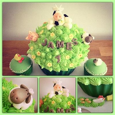 Farm scene giant cupcake - Cake by Candy's Cupcakes