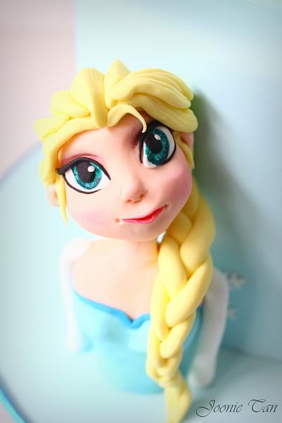 Princess Elsa - Cake by Joonie Tan