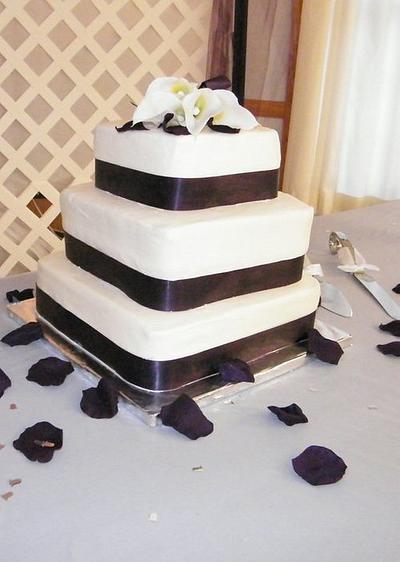 Simple & Elegant Wedding Cake - Cake by Christa