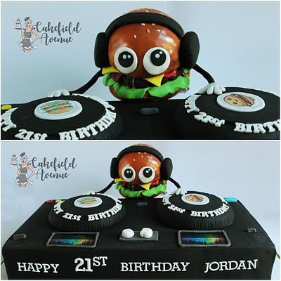 DJ BURGER! - Cake by Agatha Rogowska ( Cakefield Avenue)