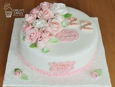 Roses cake! - Cake by Dream Cakes Enschede