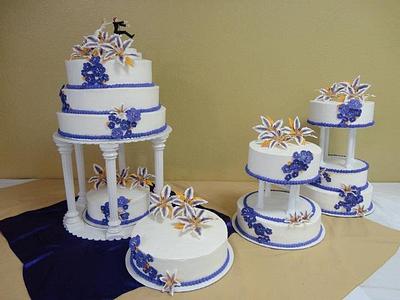  Purple Lilly wedding cake - Cake by GABRIELA AGUILAR