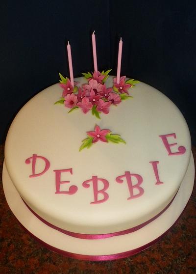 Pink flowers and candles - Cake by Extra Mile Icing