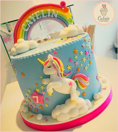 Rainbow Unicorn 🦄💖🌈 - Cake by Cutsie Cupcakes