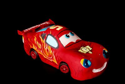Mcqueen hand-painted car - Cake by Art Cakes Prague