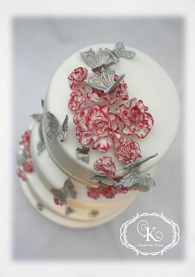 winter wedding with carnations and butterflies - Cake by Karolina Andreasova