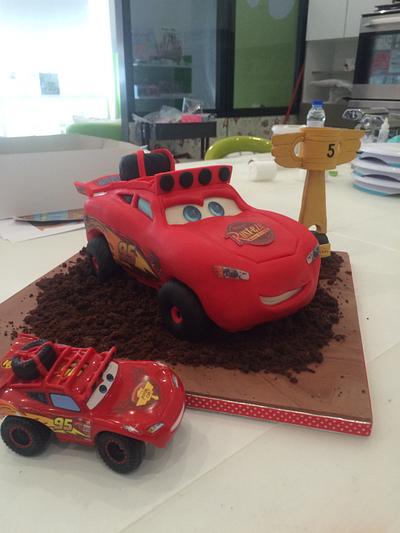 Lightning McQueen 4x4 - Cake by ladygourmet
