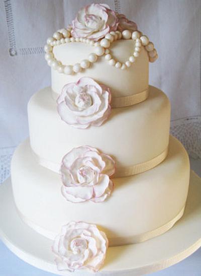 Vintage Pearls & Rose  - Cake by Sugar&Lace Cake Company