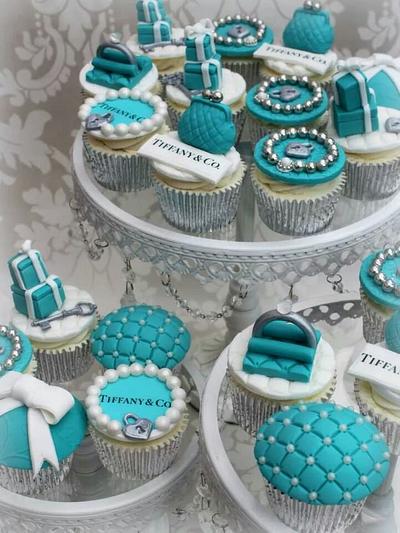 Tiffany cupcakes  - Cake by Lynette Brandl