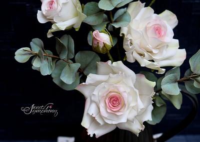 Roses with Eucalyptus twigs - Cake by Sweet Symphony