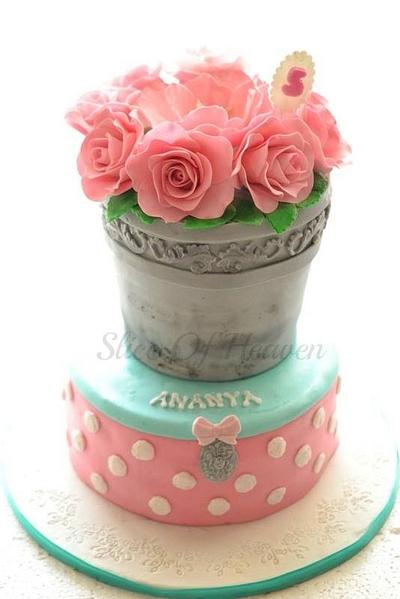 Vintage flower pot - Cake by Devina Soman