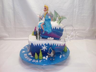 Frozen Birthdaycake - Cake by Aurelia'sTartArt