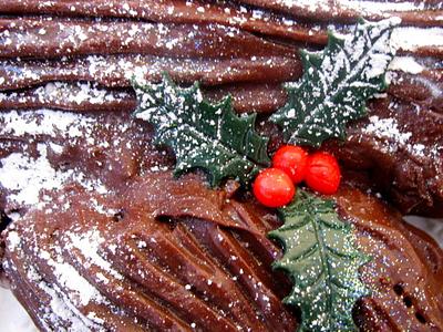 Christmas Yule Log - Cake by Yvonne Beesley