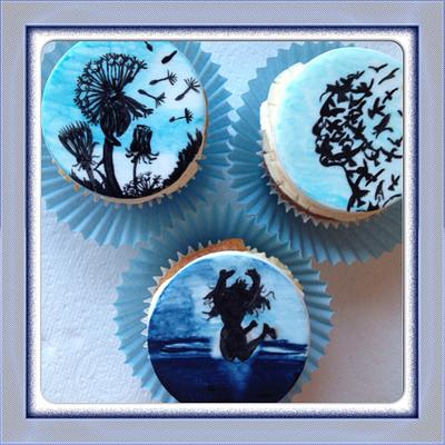 Hand painted cupcakes  - Cake by The Midnight Baker
