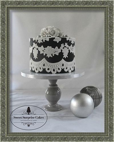 Black and White Lace - Cake by Rose, Sweet Surprise Cakes