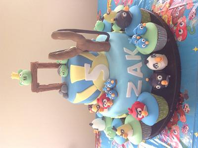 Angry Birds - Cake by HayleyCakes