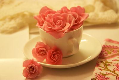 Pretty pink roses - Cake by Sugar Stories