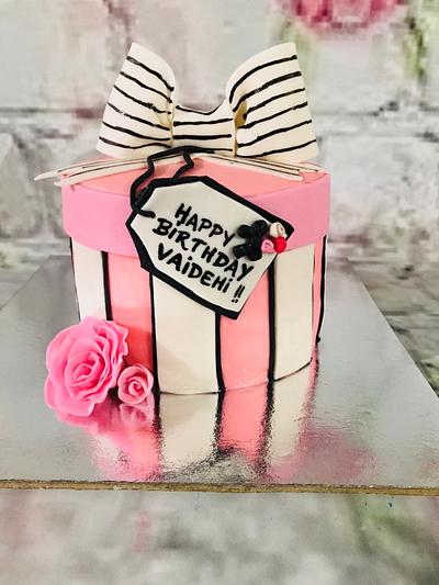 Gift box - Cake by Sweeta Sheth 