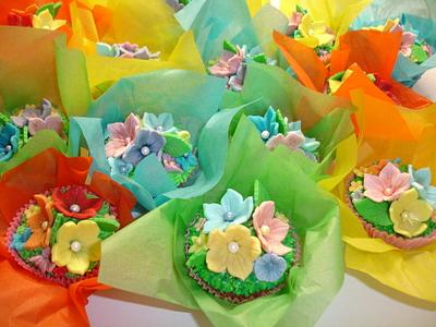 cupcakes, mother's day, vanilla - Cake by Valeria Sotirova