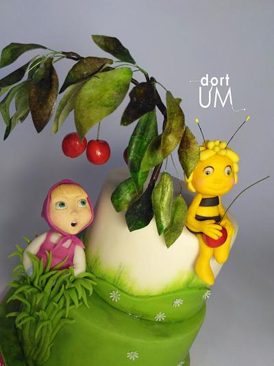Masha and Maja bee - Cake by dortUM