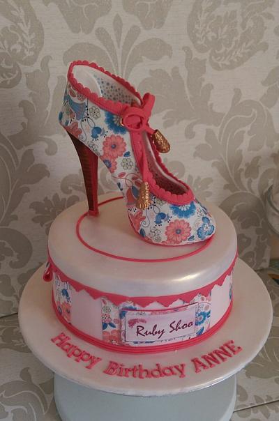 Ruby Shoo Cake - Cake by MySugarFairyCakes