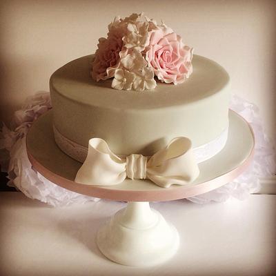 Roses and bow cake - Cake by The Ivory Owl Cake Company