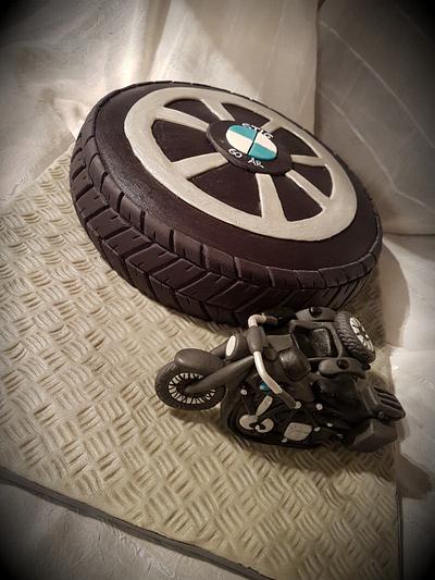 Bmw motorcycle cake - Cake by SaraStensland