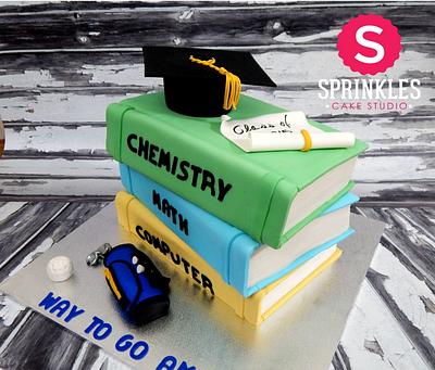 Graduation cake - Cake by Sprinkles Cake Studio